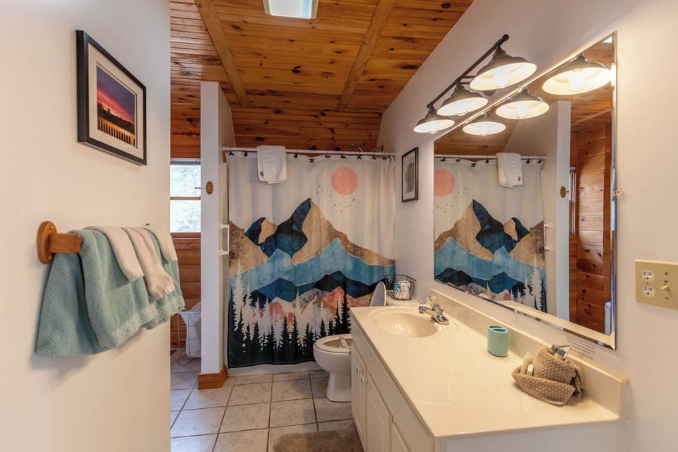 New River Retreat Chalet in Watauga