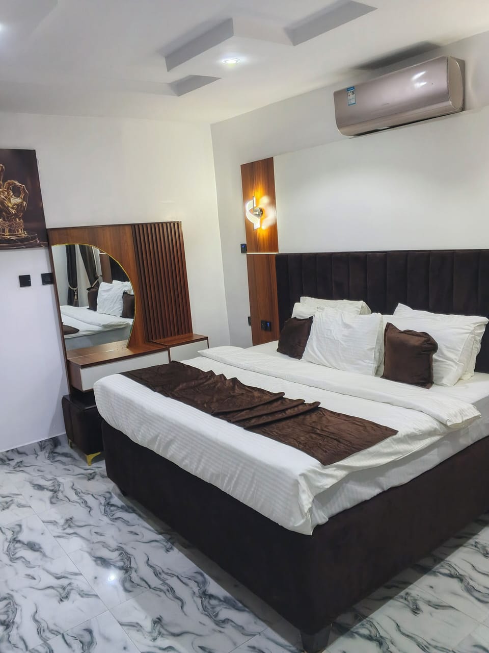 Superior Room | Desk, laptop workspace, soundproofing, WiFi (free)