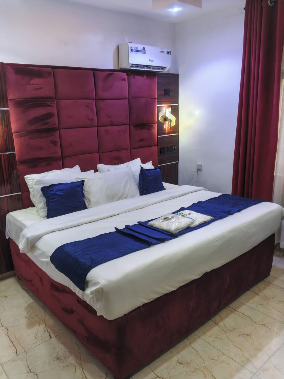 Standard Single Room | Desk, laptop workspace, soundproofing, WiFi (free)