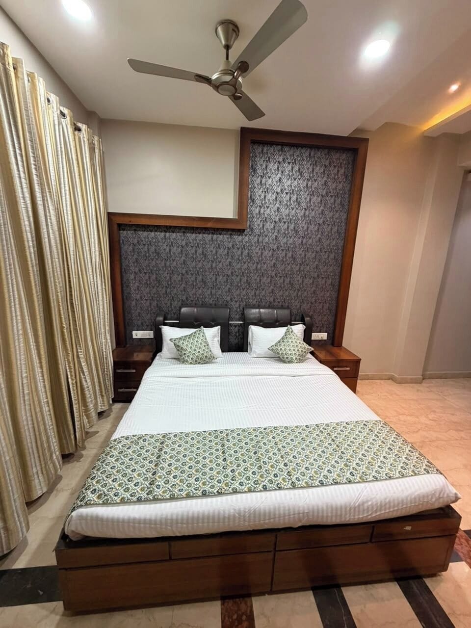 Deluxe Room | Bed sheets