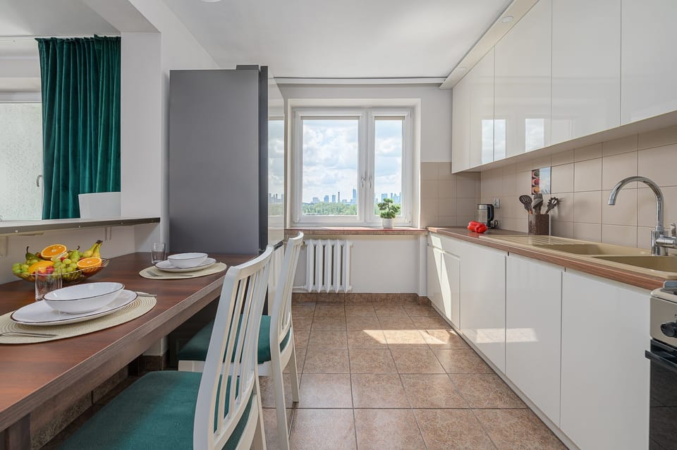 Comfort Apartment, 2 Bedrooms, City View | Private kitchen | Electric kettle, highchair, griddle, cleaning supplies