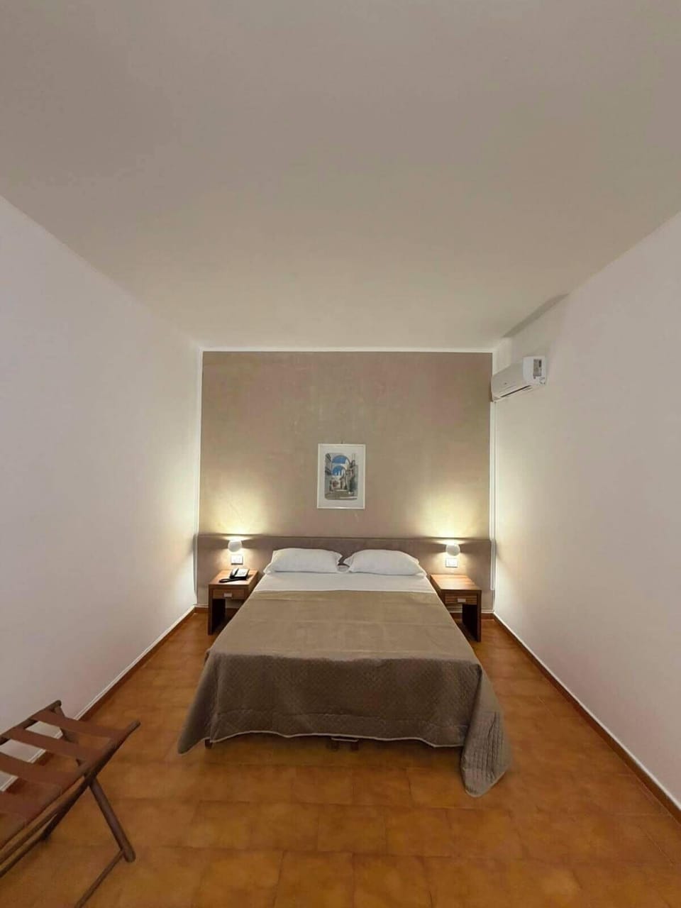 Basic Double or Twin Room | Desk, WiFi (free)