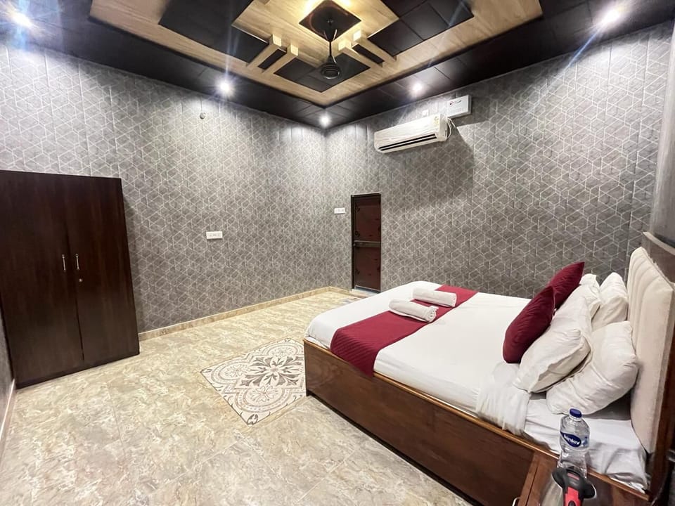 Basic Single Room | Premium bedding, WiFi (free)