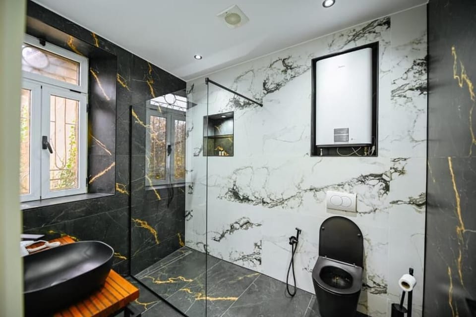 Double or Twin Room, Garden View | Bathroom | Slippers