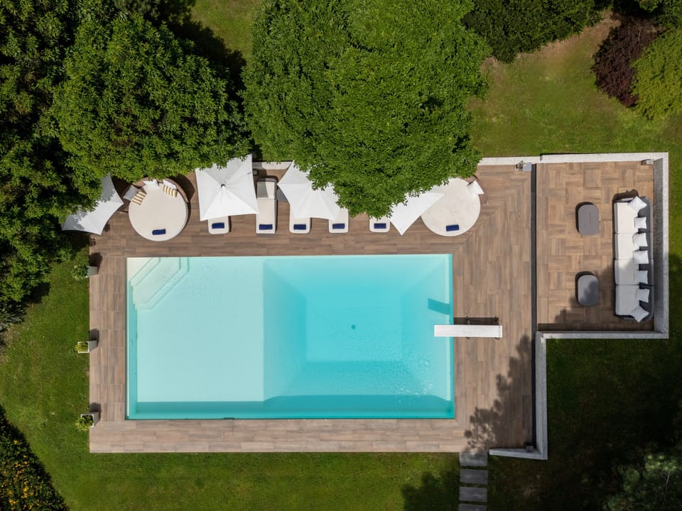 Seasonal outdoor pool, sun loungers