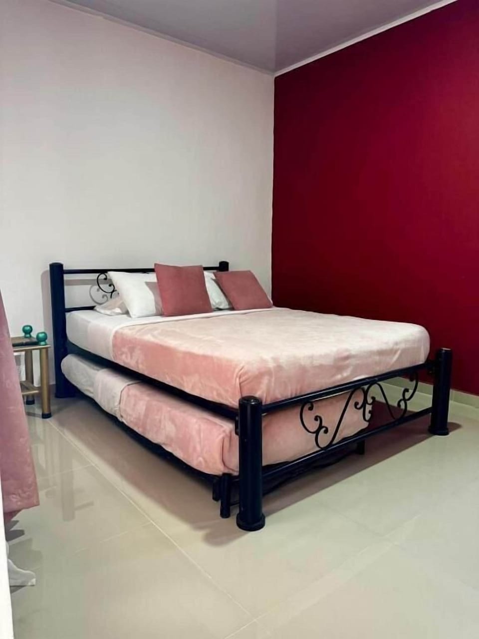 Standard Double Room | Desk, WiFi (free)