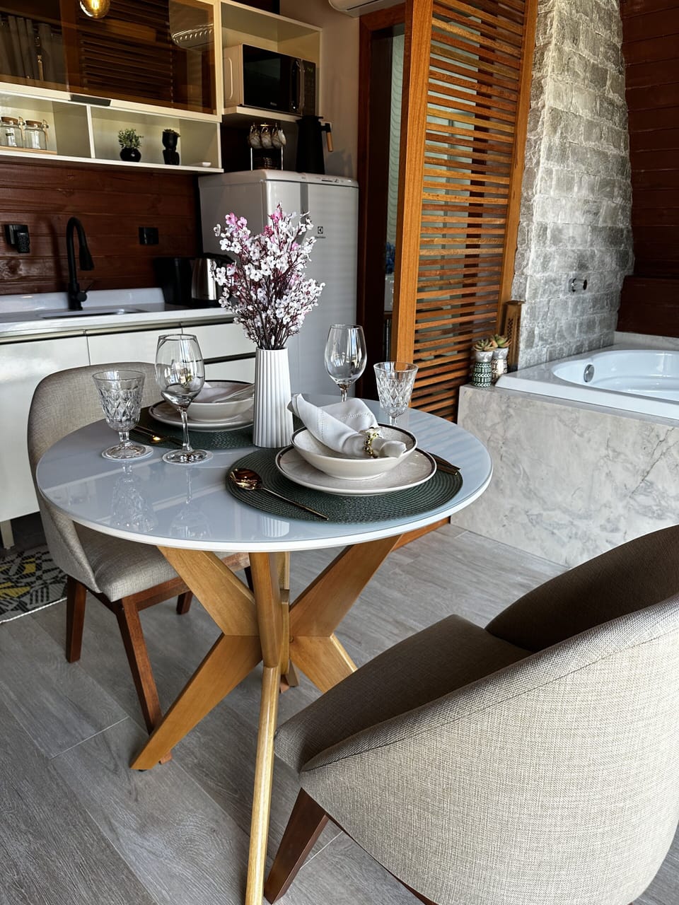 Cabin | Dining