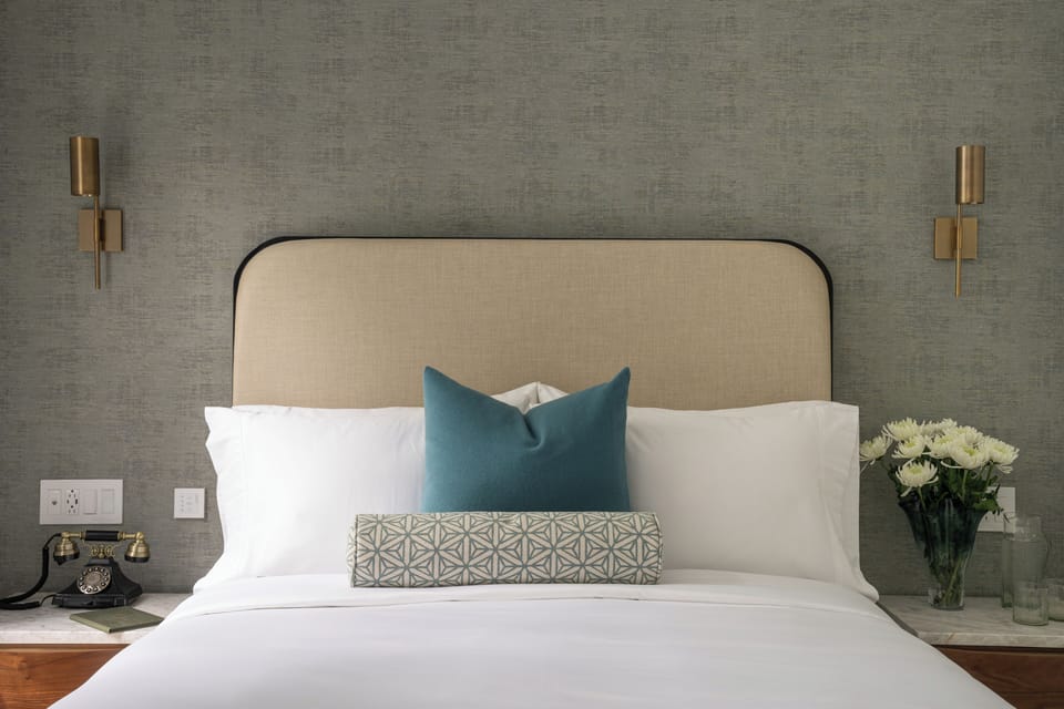 Superior Studio Suite, Courtyard View | In-room safe, blackout drapes, soundproofing
