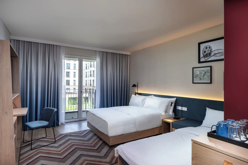 Room, 1 Queen Bed with Sofa bed | In-room safe, desk, iron/ironing board, WiFi (free)