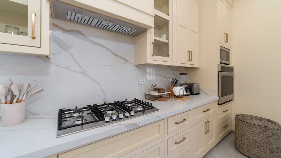 House, Multiple Beds, Balcony (Casa Rubi) | Private kitchen | Dining table