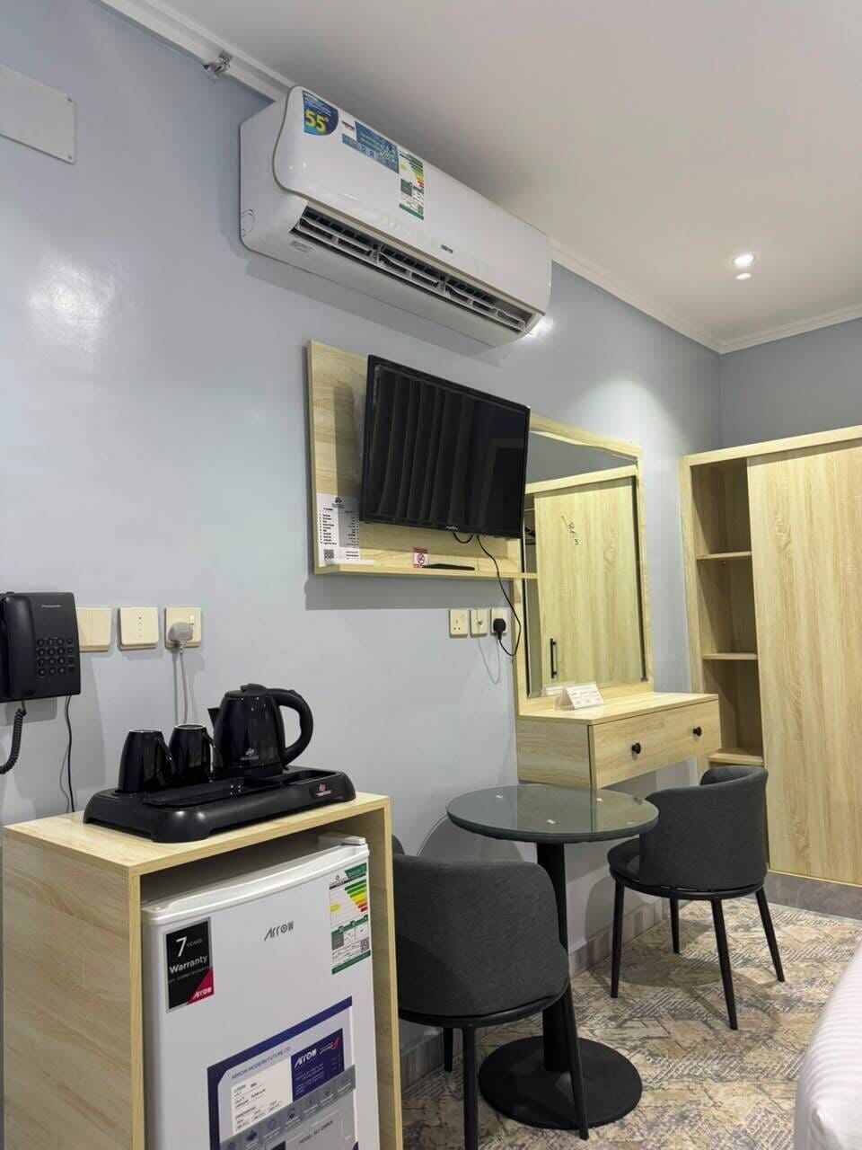 Premium bedding, minibar, laptop workspace, WiFi (free)