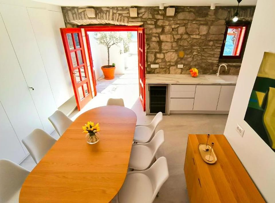 Villa (Four Bedroom Villa with Panoramic Vie) | Dining room