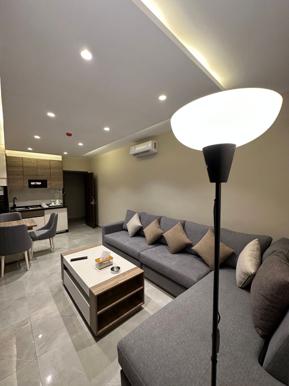 Apartment, 2 Bedrooms, Accessible, Smoking | Living room