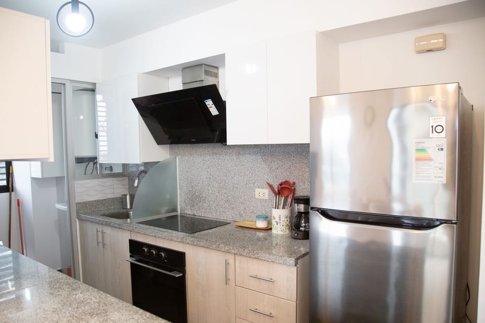 Apartment, City View | Private kitchen