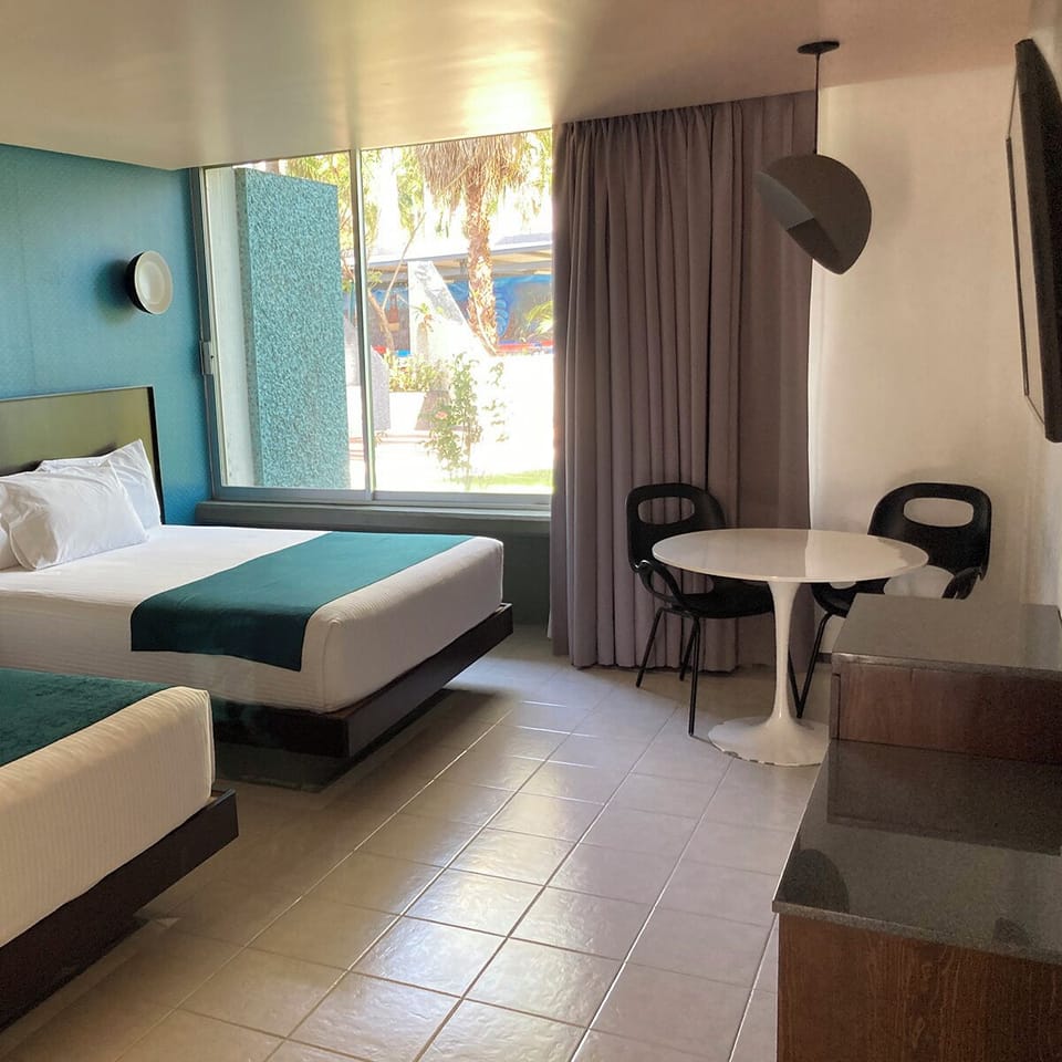In-room safe, WiFi (free), bed sheets