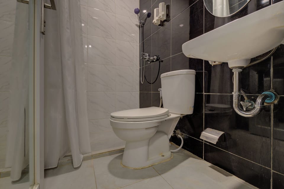 Shower, free toiletries, towels, soap