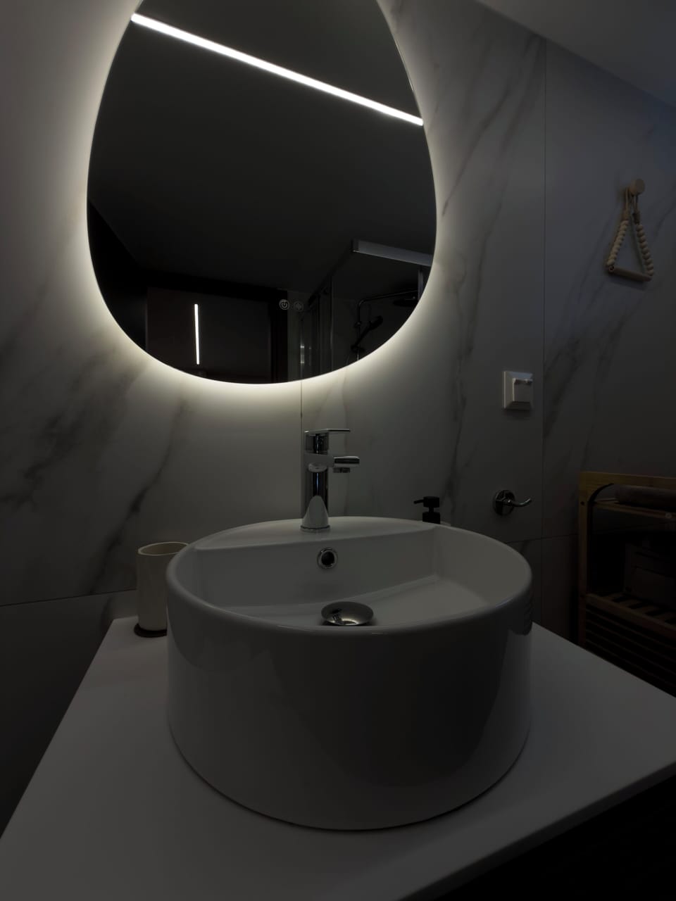Deluxe Double Room, Courtyard View | Bathroom | Hair dryer, soap, shampoo, toilet paper
