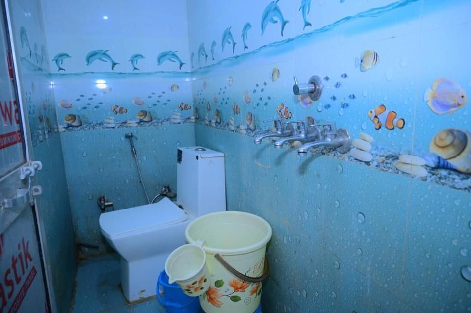 Triple Room, Balcony | Bathroom