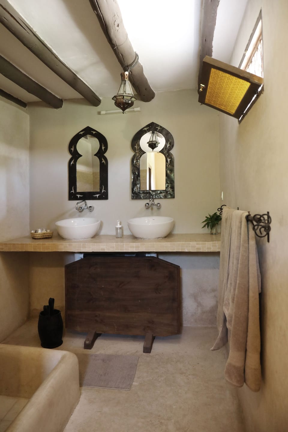 Comfort Double Room | Bathroom sink