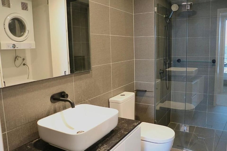 Luxe-valley 2BR 2bath Infinity Pool Apartment in Brisbane