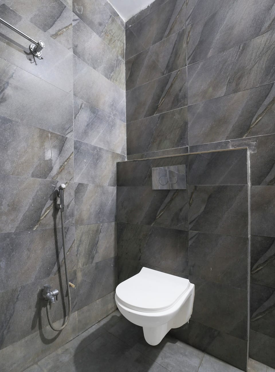 Classic Room | Bathroom | Shower, towels, soap, shampoo