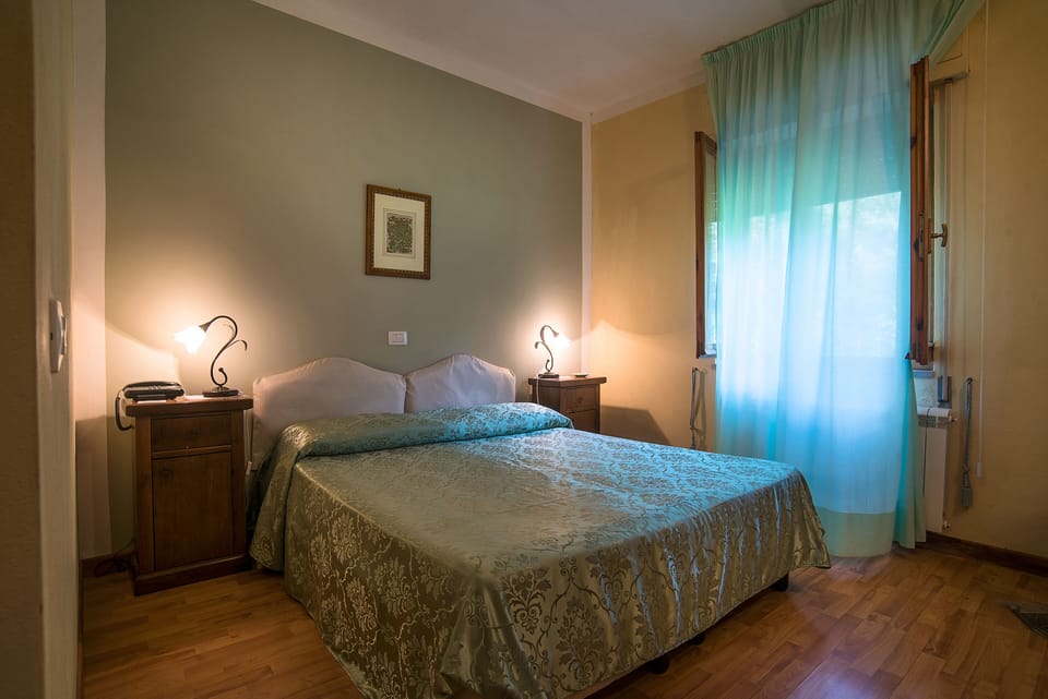 Premium bedding, in-room safe, desk, laptop workspace