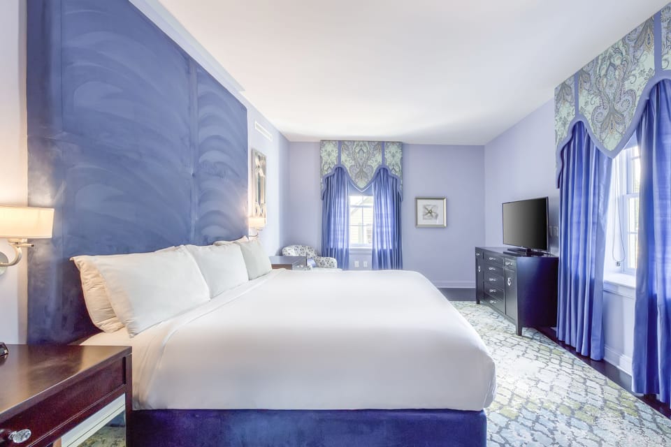 Superior King Suite | Premium bedding, pillowtop beds, in-room safe, desk