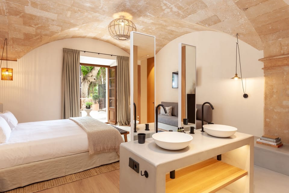 Junior Suite, Terrace | Bathroom | Free toiletries, hair dryer, bathrobes, slippers