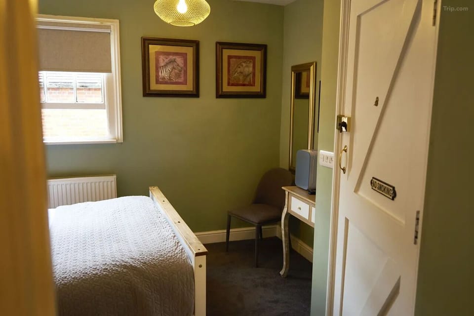 Premium Double Room, Ensuite (CarriageRoom) | Desk, WiFi (free)