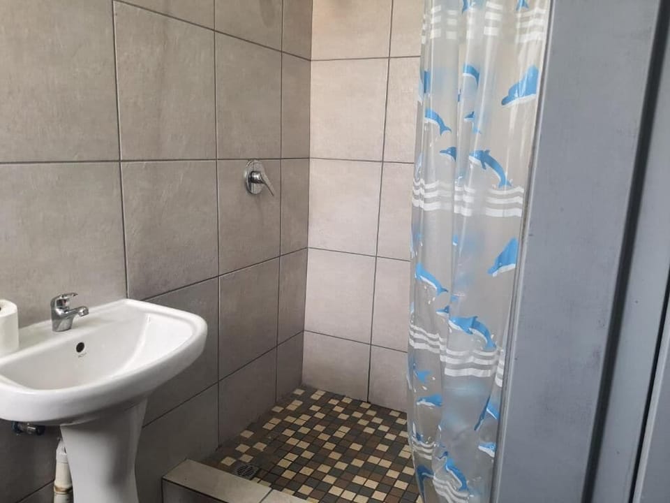 Shower, free toiletries, towels, soap