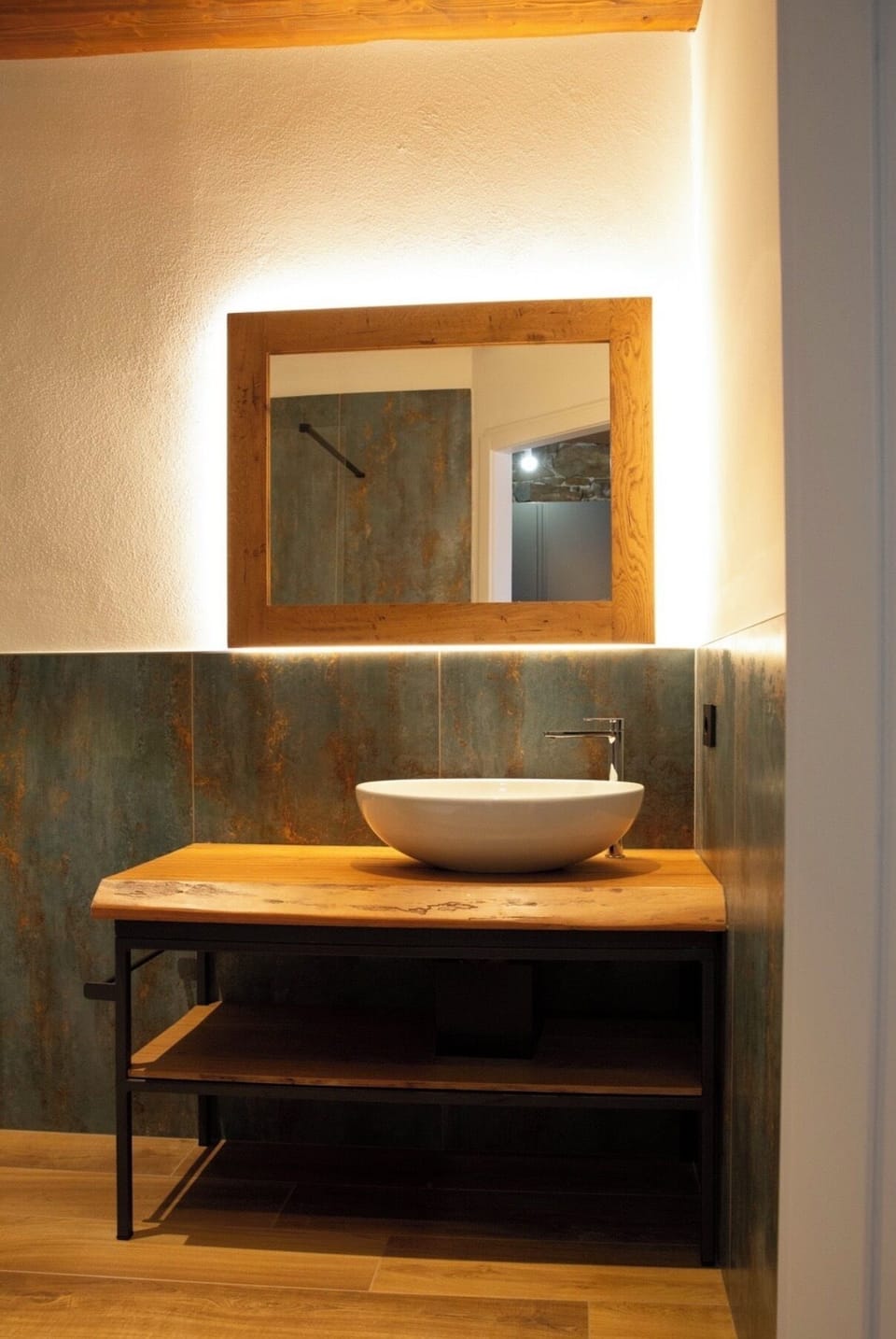 Royal Room, City View | Bathroom | Shower, hair dryer, towels, soap