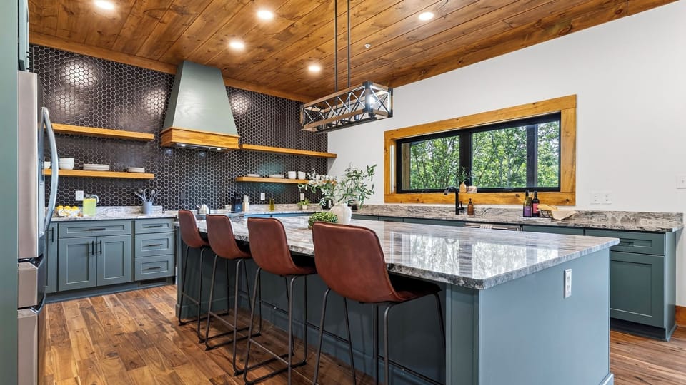 House (6 Bedrooms) | Interior