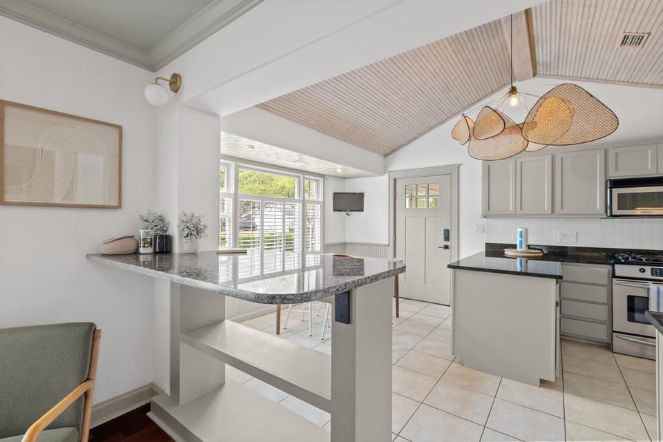 House, Multiple Beds (1111 Simmons St - MTP) | Private kitchen