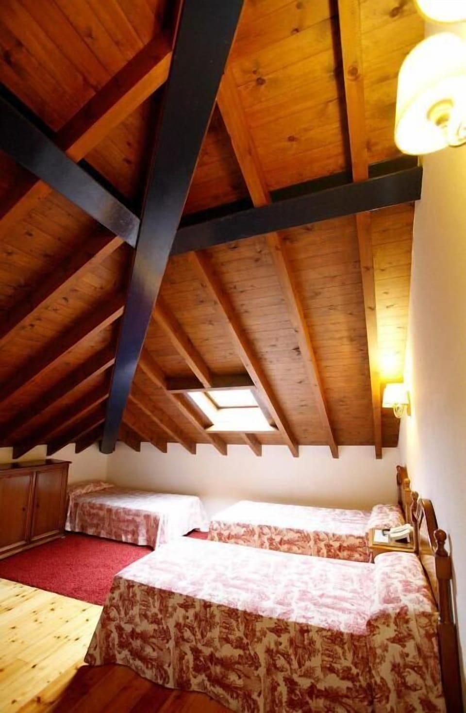 Desk, blackout drapes, free WiFi, bed sheets