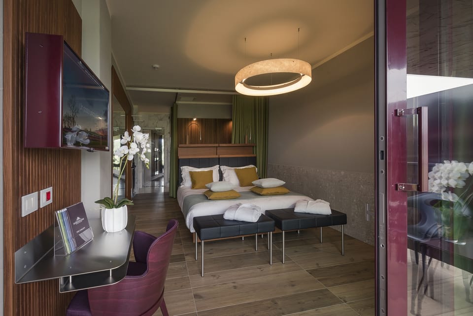 Comfort Double Room | Down comforters, minibar, in-room safe, desk