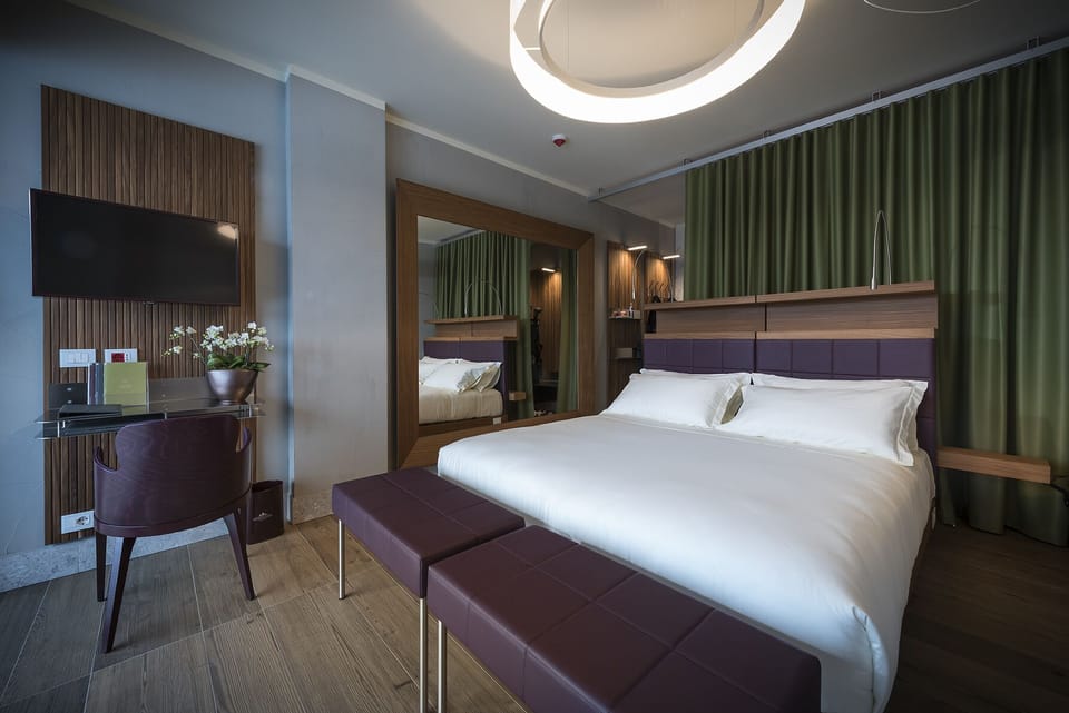 Comfort Double Room Single Use | Down comforters, minibar, in-room safe, desk