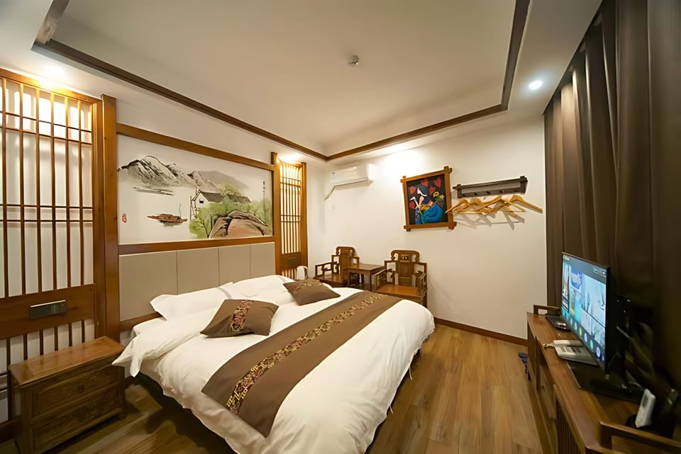 Standard Double Room | Desk, blackout drapes, WiFi (free), bed sheets