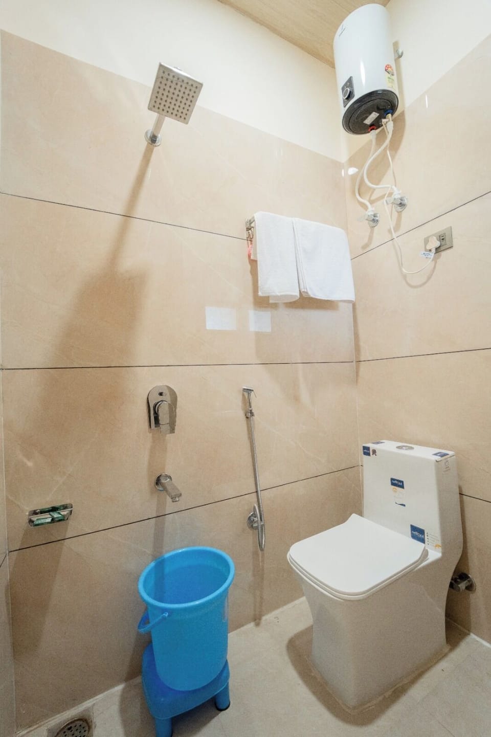 Standard Room | Bathroom | Shower, towels, soap, shampoo