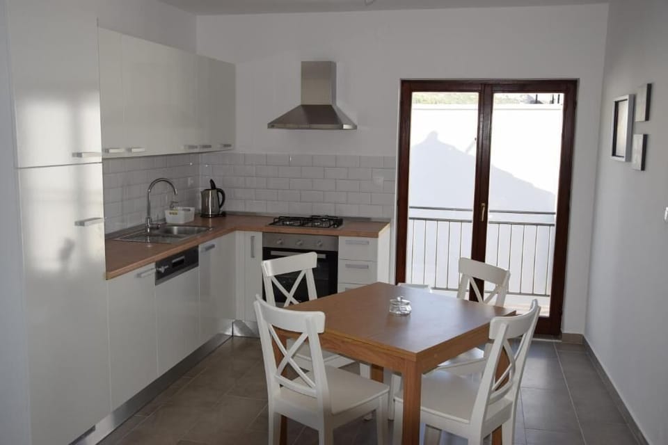 Comfort Apartment, Sea View | Private kitchen