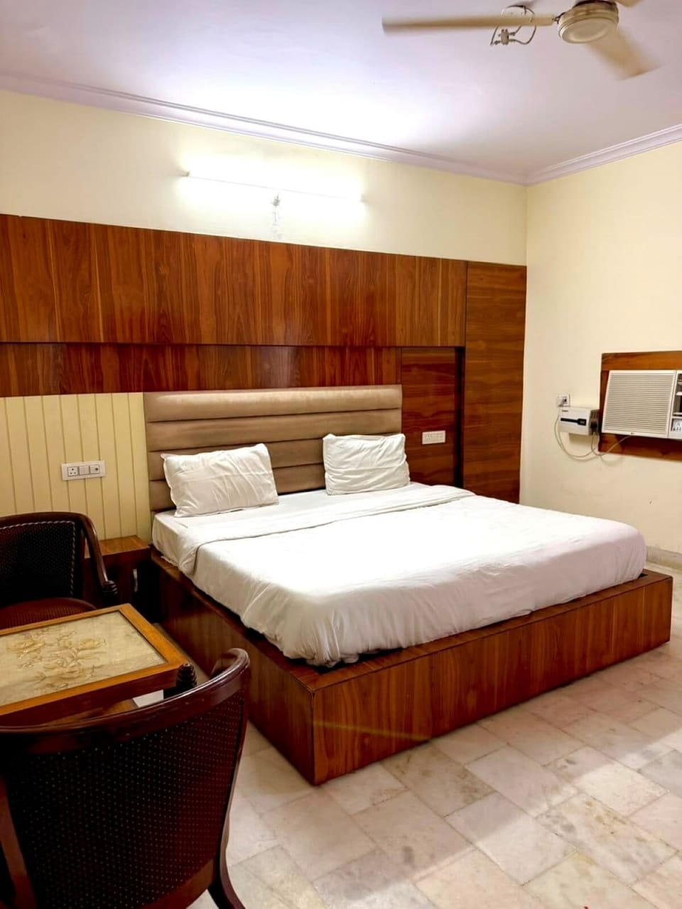 Deluxe Room | Premium bedding, WiFi (free), bed sheets