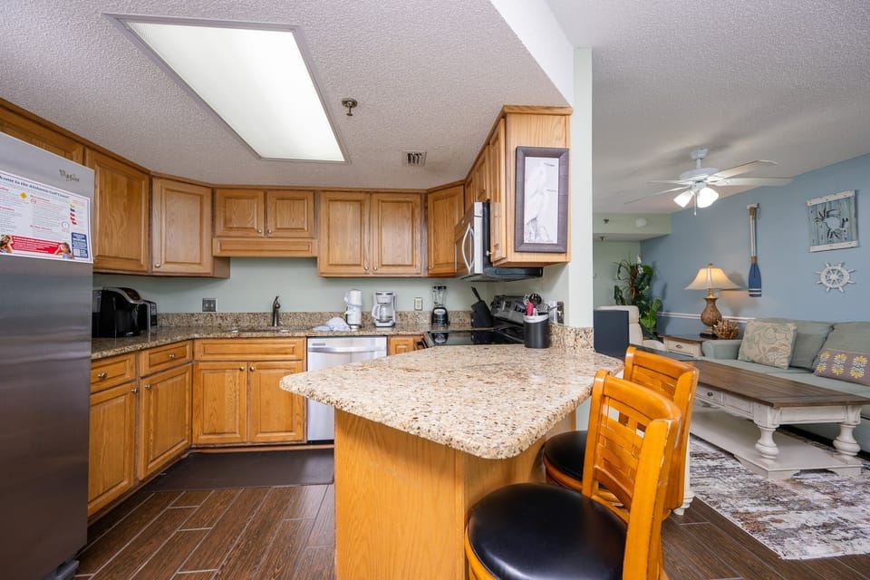 Condo, 1 Bedroom | Private kitchen | Coffee/tea maker, fridge, oven