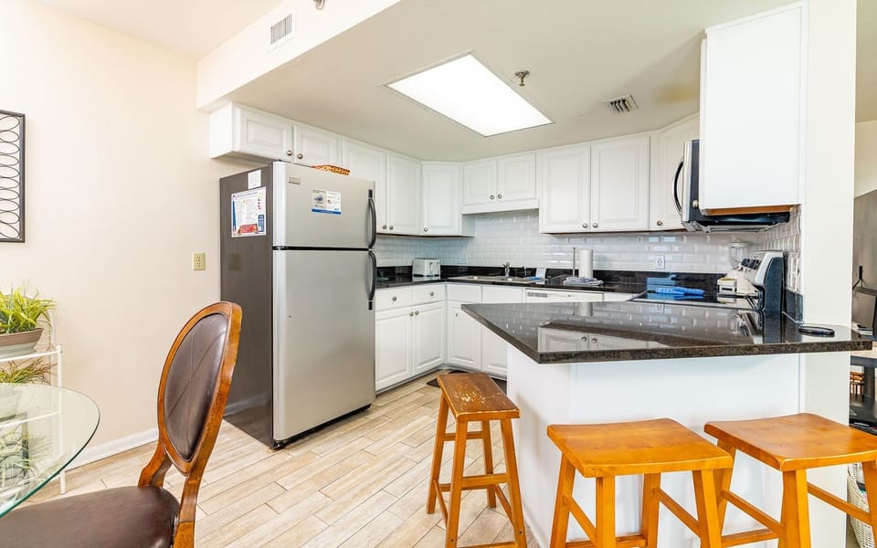 Condo, 1 Bedroom | Private kitchen | Coffee/tea maker, fridge, oven