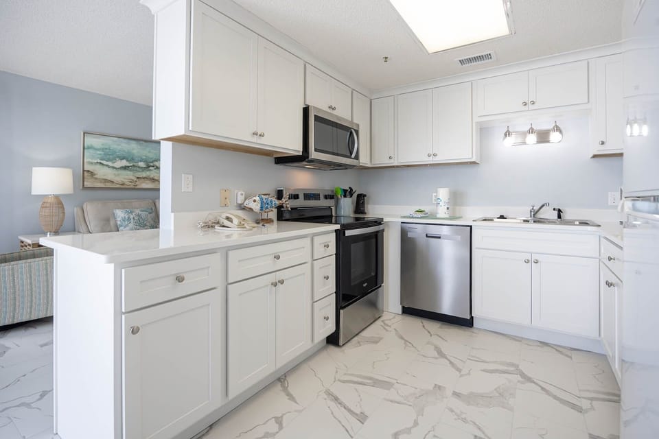 Condo, 1 Bedroom | Private kitchen | Coffee/tea maker, fridge, oven