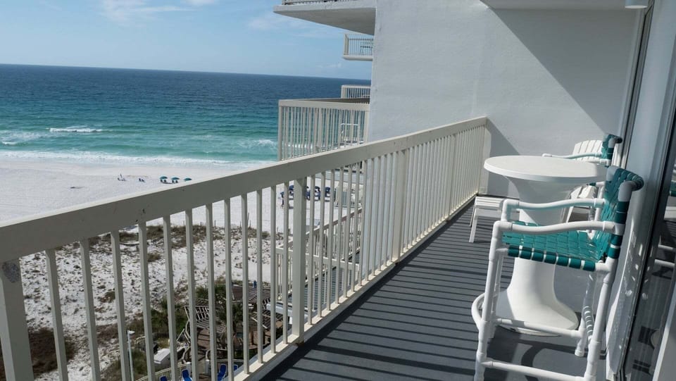 Condo, 2 Bedrooms | Property grounds