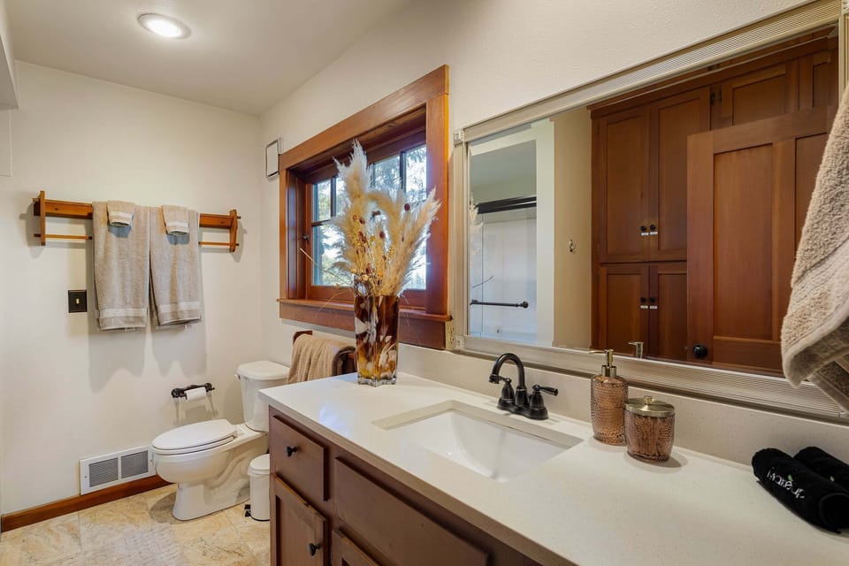 Craftsman Grove - 10 Minutes To Campus 4 Bedroom Home House in Eugene