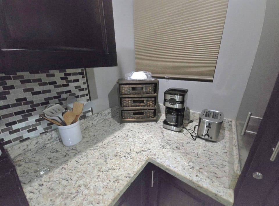 Condo, 2 Bedrooms, Accessible, Balcony | Interior