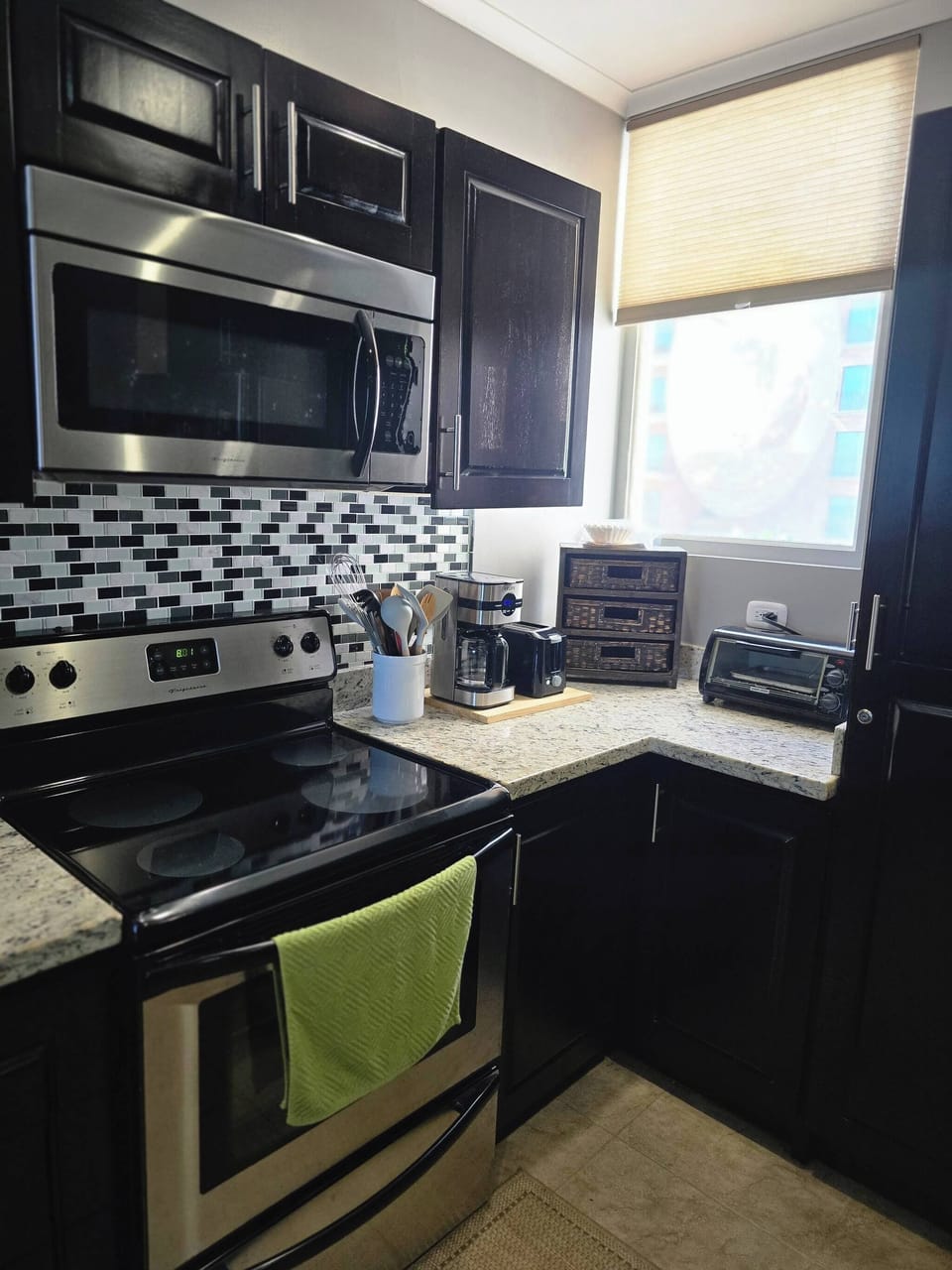Condo, 2 Bedrooms, Accessible, Balcony | Interior