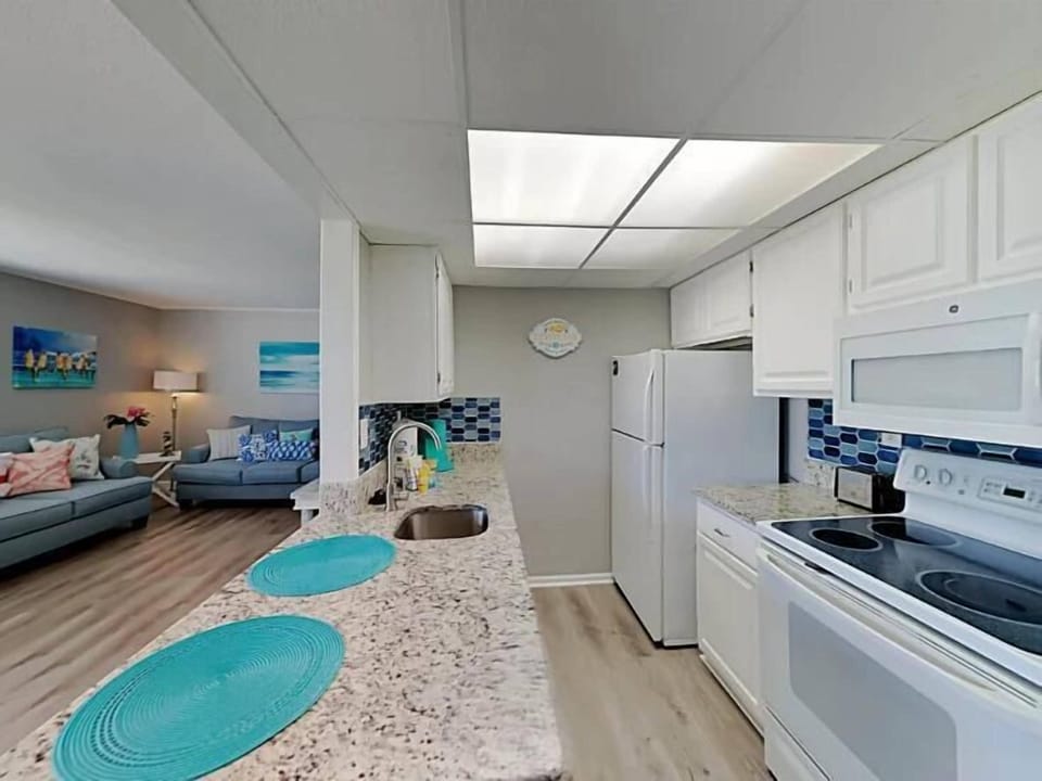 Condo, 1 Queen Bed with Sofa bed (Sandpiper Cove 2015) | Private kitchen