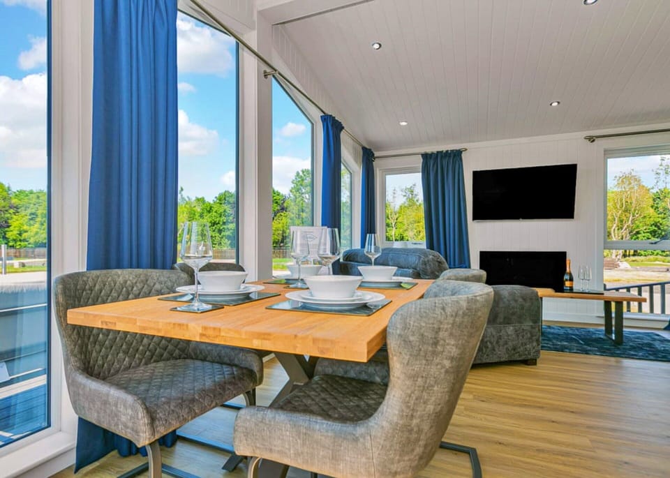 Chalet | Dining