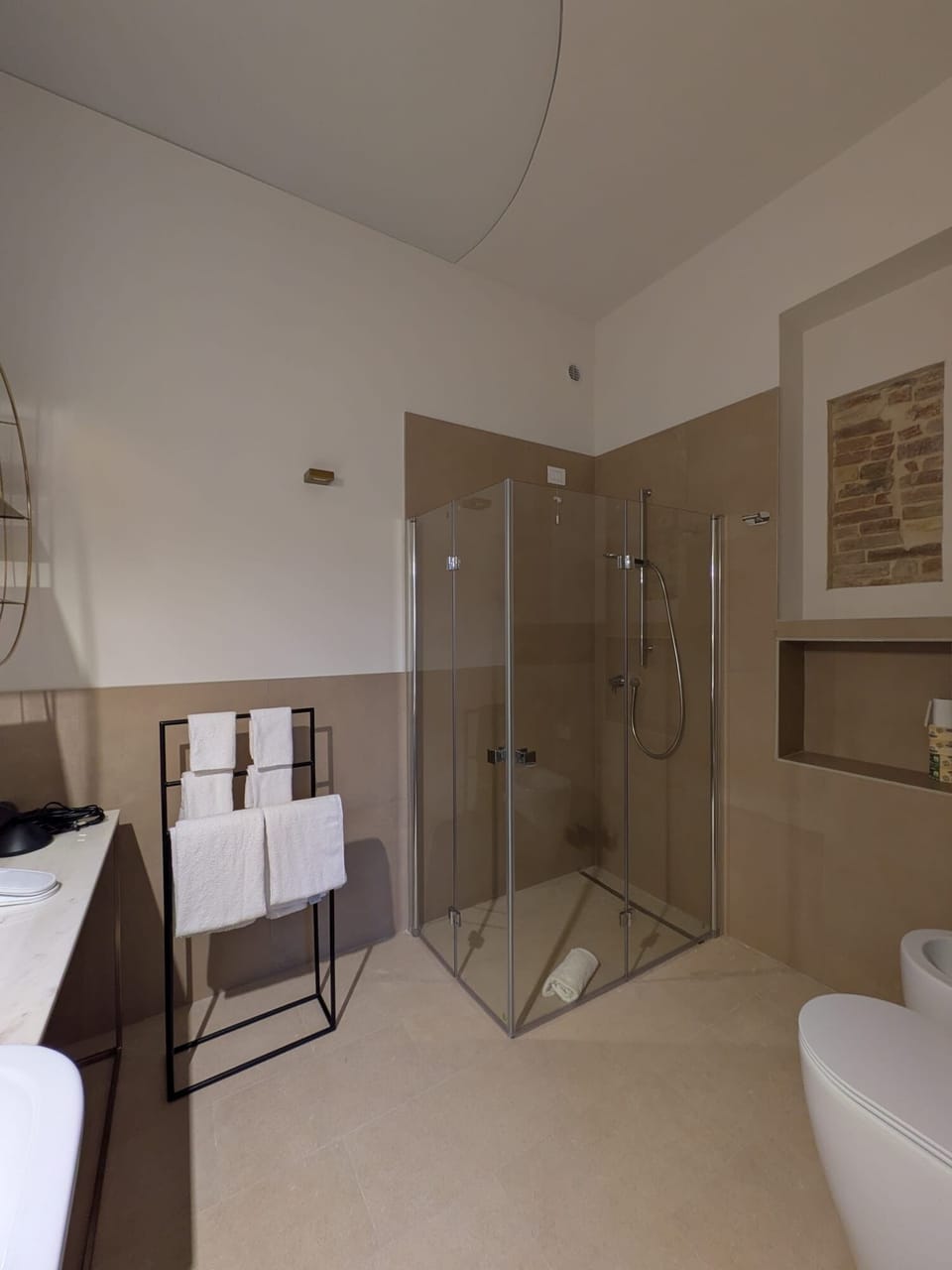 Executive Suite | Bathroom | Slippers